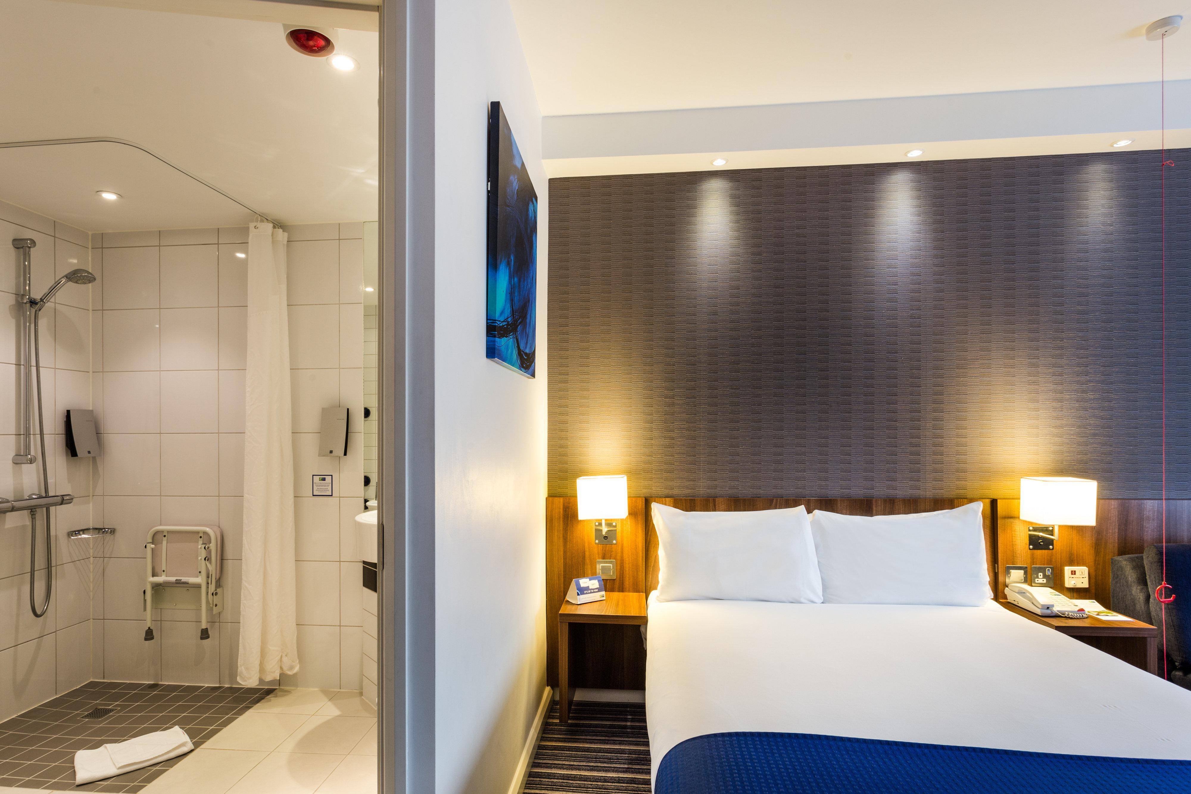 Holiday Inn Express Colchester, An Ihg Hotel Ngoại thất bức ảnh