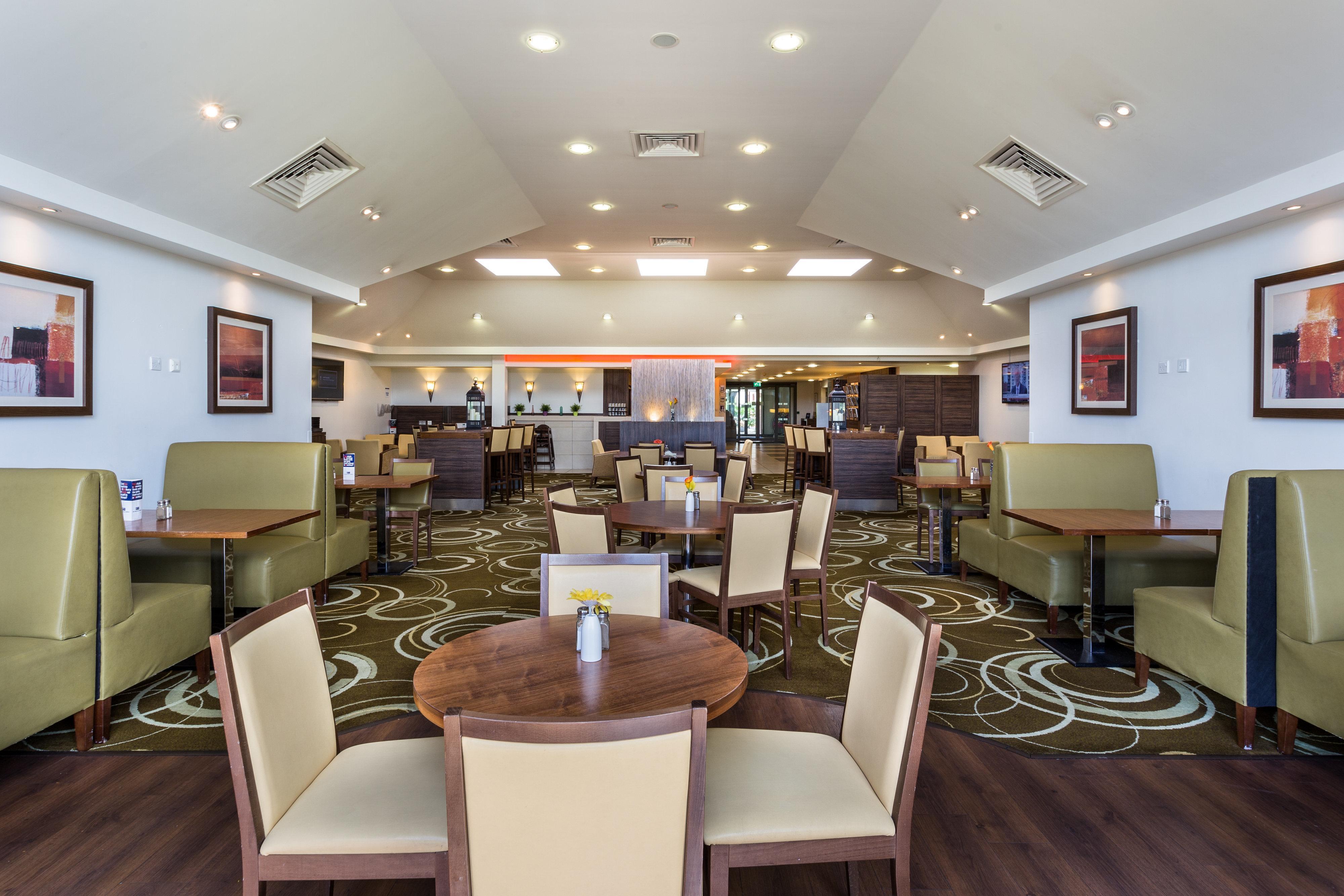 Holiday Inn Express Colchester, An Ihg Hotel Ngoại thất bức ảnh